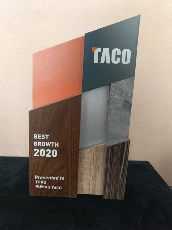 piagam penghargaan dari TACO kategori best growth