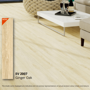 Ruang tamu dengan lantai ECO FLOORING Super Vinyl Plank Ginger Oak EV 2007 yang menciptakan suasana natural dan elegan