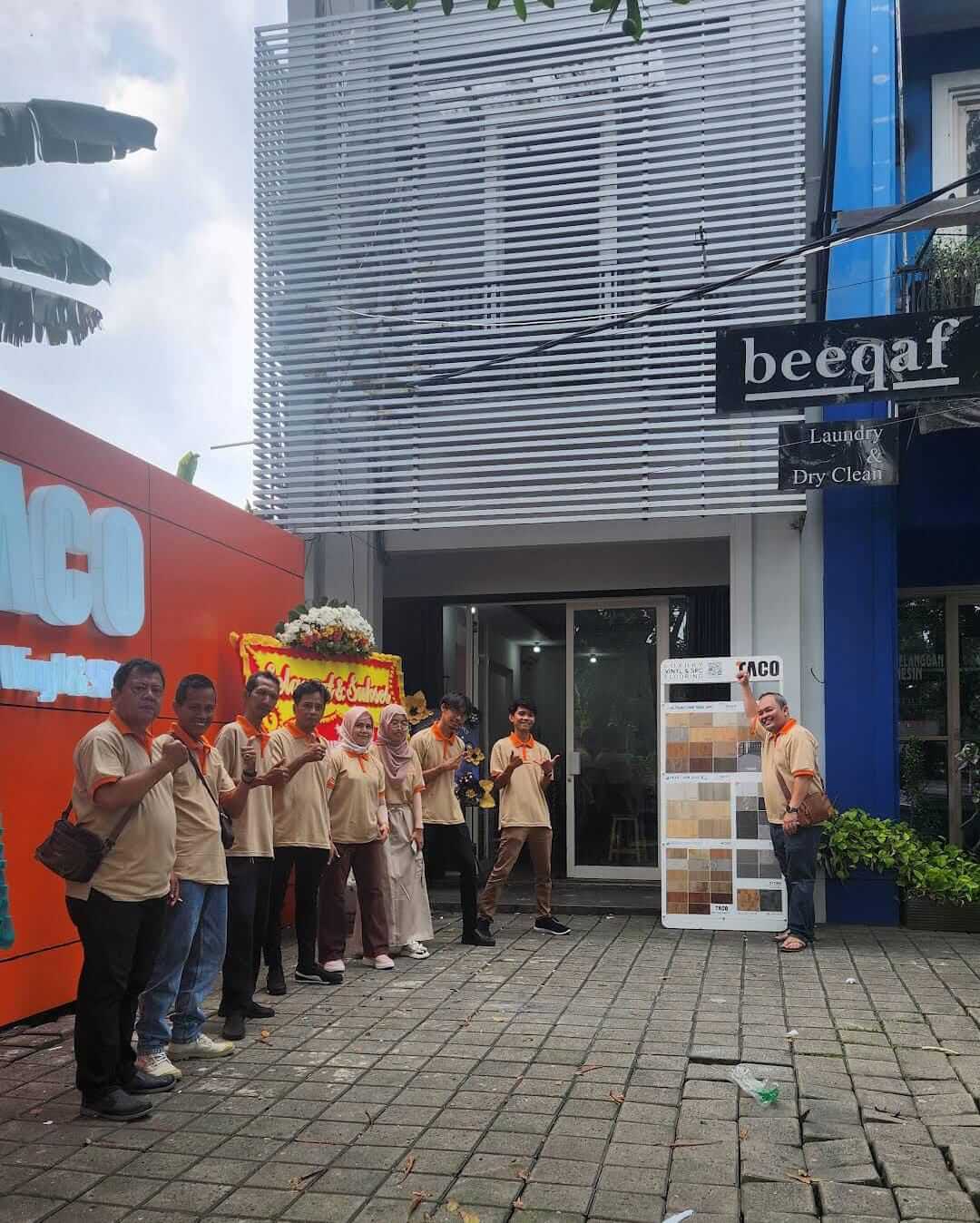 at rumahtaco bintaro jakarta selatan with all team at rumahtaco bintaro jakarta selatan with all team